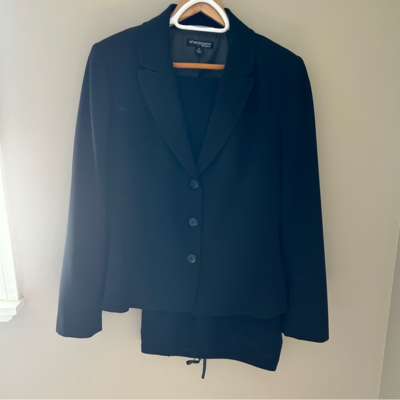 Black Suit Set with jacket and pants.   Great work or casual style!! - Picture 15 of 16